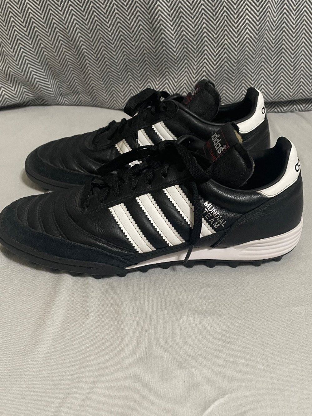 Adidas Mundial Team Black w/ White Stripes Turf Soccer Shoes - Size 6 US
